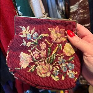 Vintage Beautiful Floral Embroidered Clutch - Great Vintage Condition
